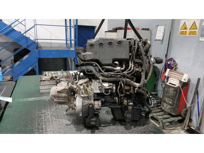 MOTOR CON ACCESORIOS Y CAJA DE CAMBIOS PEUGEOT 307 2007