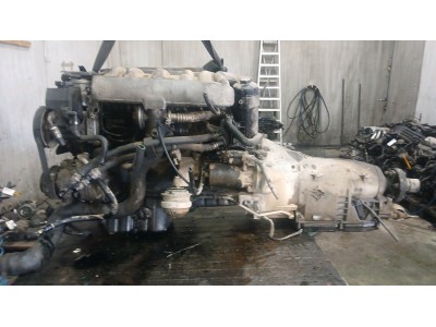 MOTOR CON ACCESORIOS Y CAJA DE CAMBIOS MERCEDES E 300 TURBODIESEL 1998