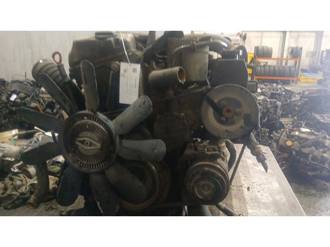MOTOR CON ACCESORIOS Y CAJA DE CAMBIOS MERCEDES E 300 TURBODIESEL 1998
