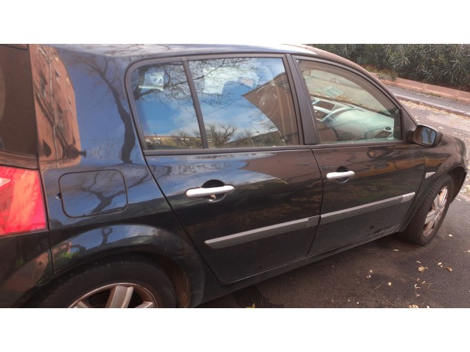 PRETENSOR CINTURÓN DELANTERO DERECHO RENAULT MÉGANE 2005