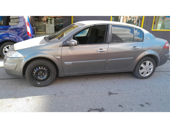 Autorradio RENAULT MÉGANE 2004