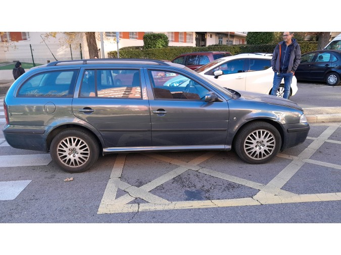 ELEVALUNAS DELANTERO DERECHO SKODA OCTAVIA 2004