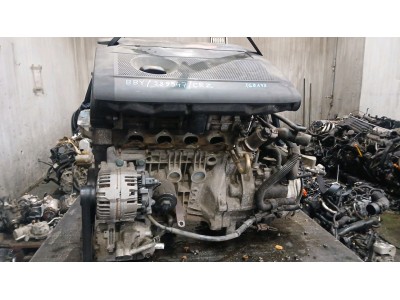 MOTOR CON ACCESORIOS Y CAJA DE CAMBIOS  2003