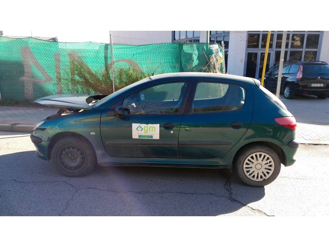 PARAGOLPES TRASERO PEUGEOT 206 1999