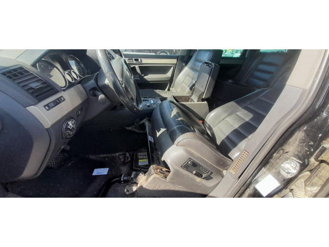 Coche despiece completo VOLKSWAGEN TOUAREG 00149956
