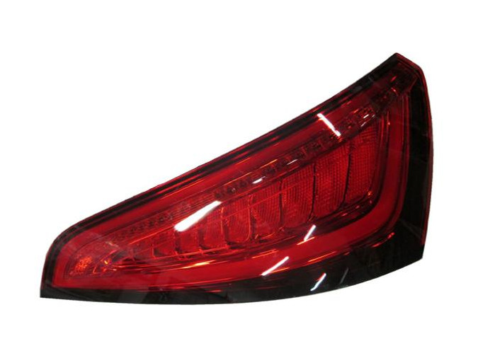 PILOTO TRASERO DERECHO AUDI Q5 (13-16). 16121002
