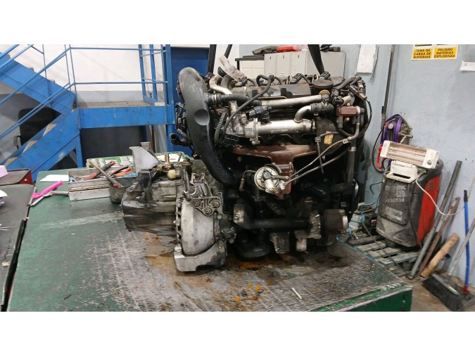 MOTOR CON ACCESORIOS Y CAJA DE CAMBIOS PEUGEOT 407 2004
