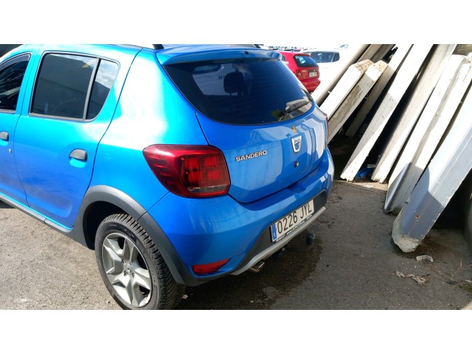 GOMA CONTORNO PUERTA DACIA SANDERO 2017