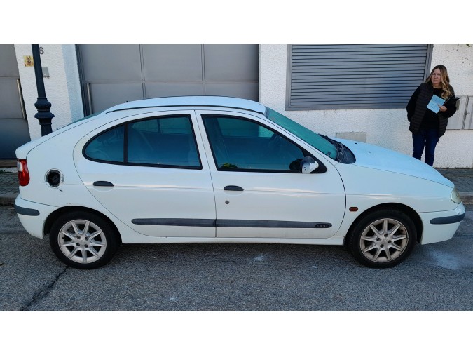 Autorradio RENAULT MÉGANE 2000