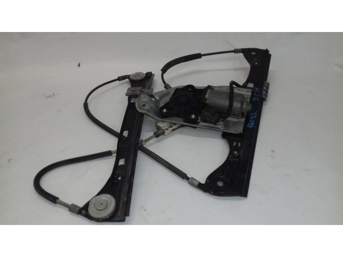 ELEVALUNAS DELANTERO DERECHO MERCEDES C CLASS 2001