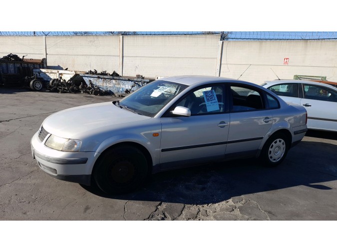 PILOTO TRASERO DERECHO VOLKSWAGEN PASSAT 1997