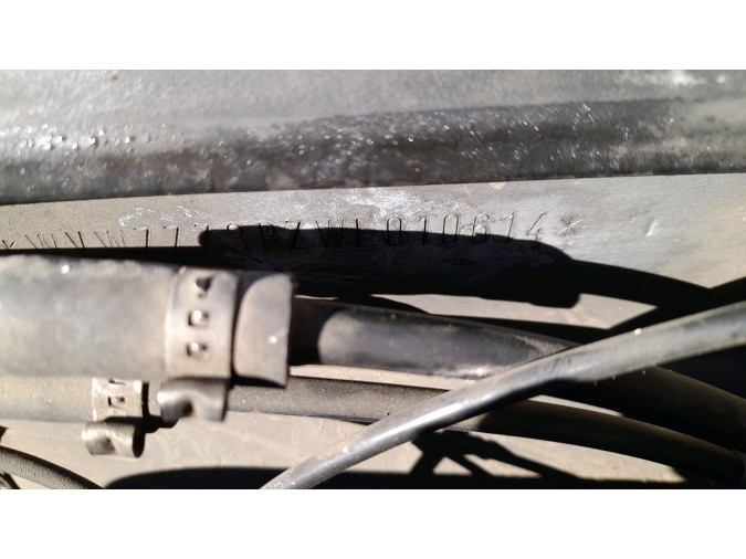 BRAZO SUSPENSION SUPERIOR DELANTERO DERECHO VOLKSWAGEN PASSAT 1997