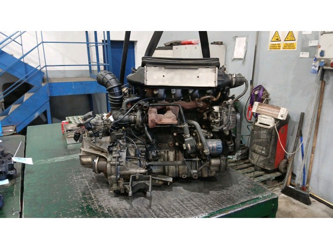 MOTOR CON ACCESORIOS Y CAJA DE CAMBIOS FORD MONDEO