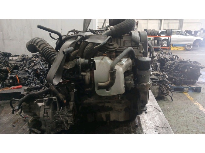 Motor KIA CARENS 2003