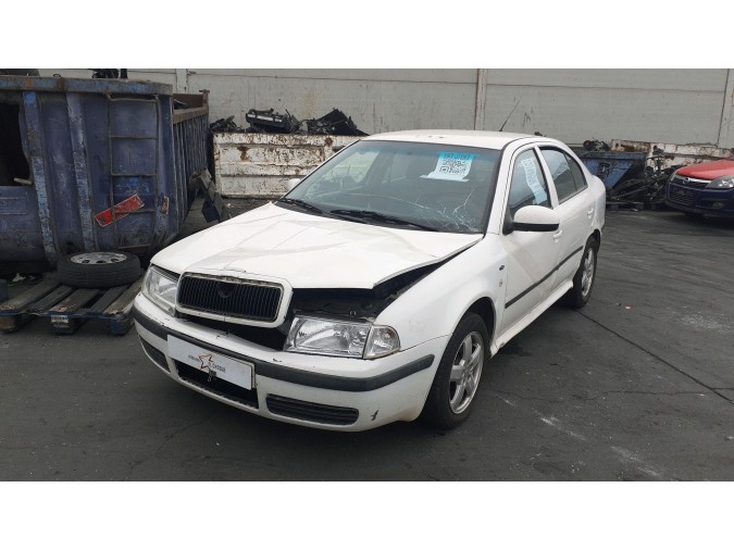 Autorradio SKODA OCTAVIA 2001