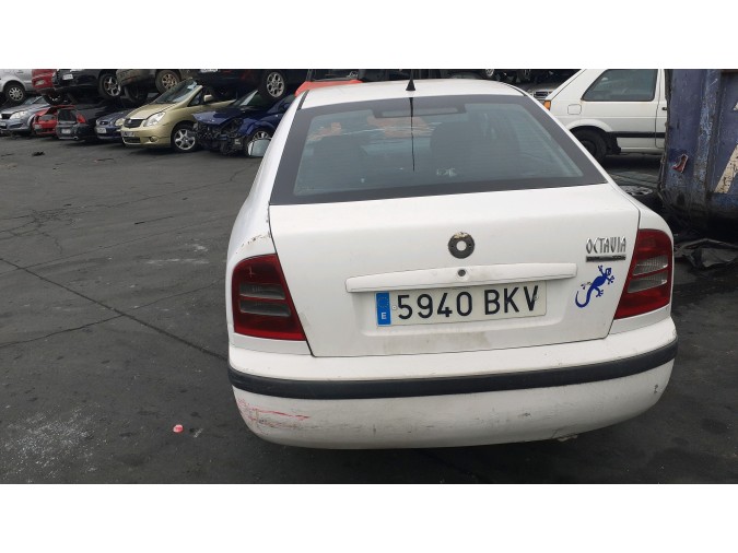 Autorradio SKODA OCTAVIA 2001