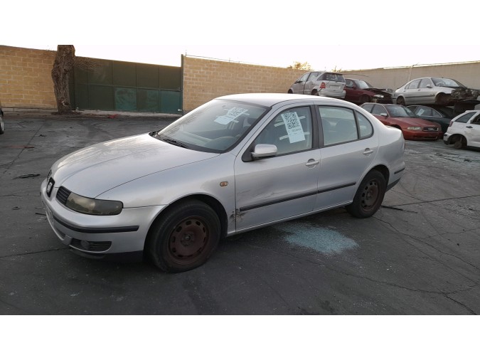 MANDO ELEVALUNAS DELANTERO DERECHO SEAT TOLEDO 1999