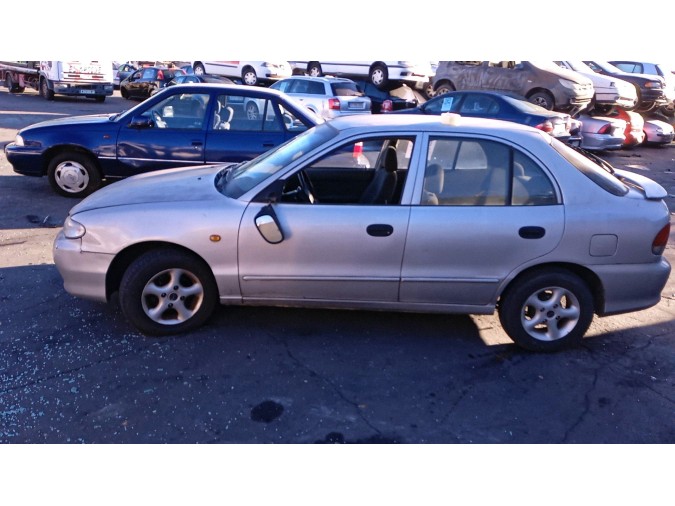 ELEVALUNAS TRASERO DERECHO HYUNDAI ACCENT 1998