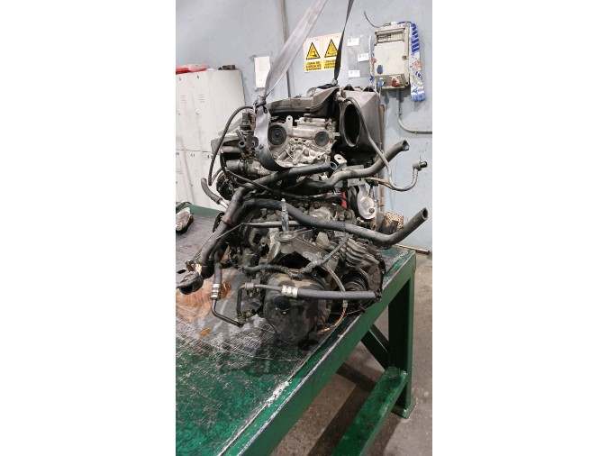 MOTOR CON ACCESORIOS SIN CAJA DE CAMBIOS RENAULT LAGUNA 2002
