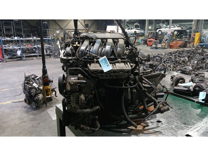 MOTOR CON ACCESORIOS SIN CAJA DE CAMBIOS RENAULT LAGUNA 2002