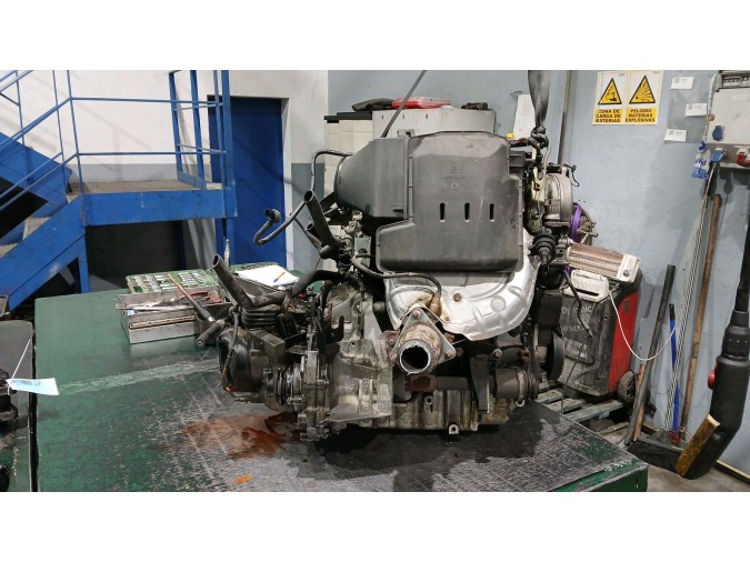 MOTOR CON ACCESORIOS SIN CAJA DE CAMBIOS RENAULT LAGUNA 2002
