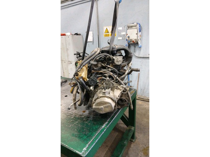 MOTOR CON ACCESORIOS Y CAJA DE CAMBIOS PEUGEOT 405 1994