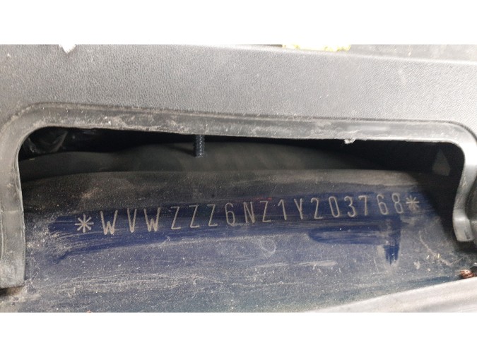 PUERTA DELANTERA IZQUIERDA VOLKSWAGEN POLO 2001