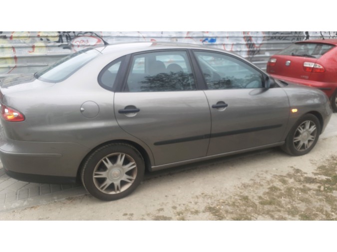 VOLANTE SEAT CORDOBA 2005