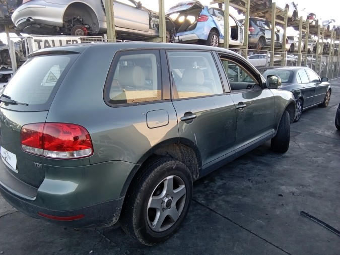 PUERTA DELANTERA IZQUIERDA VOLKSWAGEN TOUAREG 2005