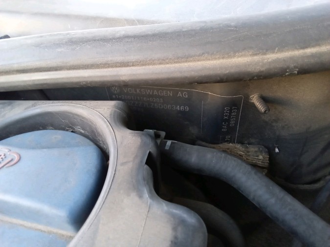 PUERTA DELANTERA IZQUIERDA VOLKSWAGEN TOUAREG 2005