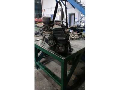 MOTOR CON ACCESORIOS Y CAJA DE CAMBIOS RENAULT R19