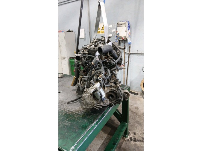 MOTOR CON ACCESORIOS Y CAJA DE CAMBIOS HYUNDAI ACCENT 2003