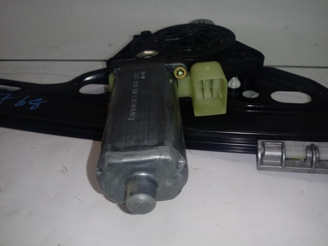 ELEVALUNAS TRASERO IZQUIERDO MERCEDES C CLASS 2001