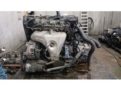 MOTOR CON ACCESORIOS Y CAJA DE CAMBIOS  2002