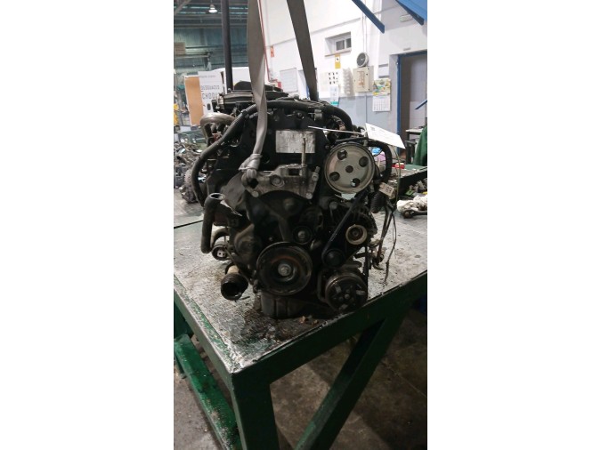 MOTOR CON ACCESORIOS Y CAJA DE CAMBIOS FORD FIESTA