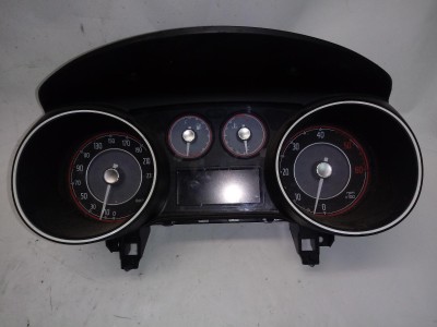 CUADRO INSTRUMENTOS FIAT GRANDE PUNTO 2011
