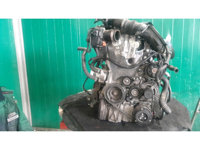 MOTOR CON ACCESORIOS Y CAJA DE CAMBIOS  2015
