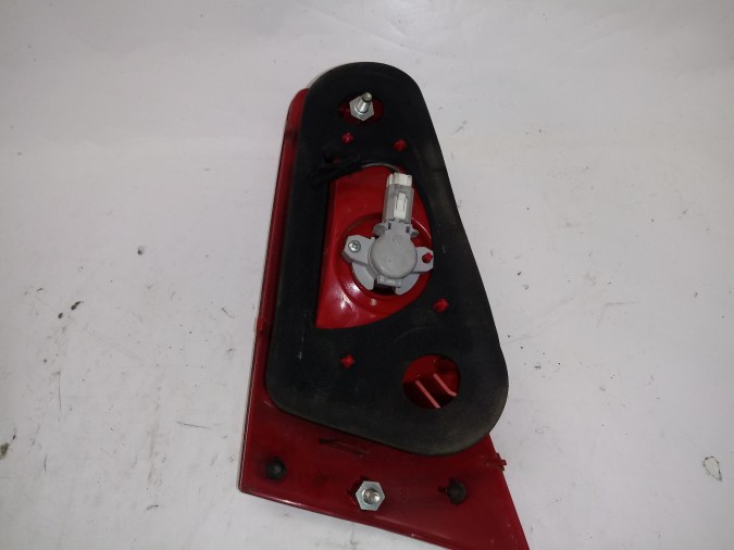 PILOTO TRASERO IZQUIERDO ALFA ROMEO 147 2006