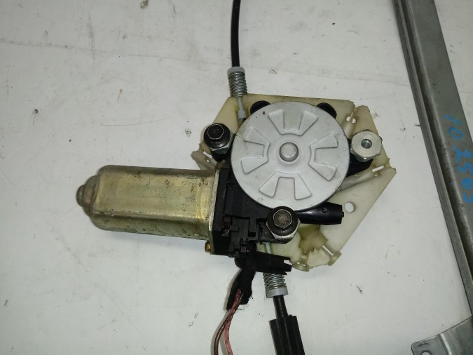 ELEVALUNAS DELANTERO DERECHO ALFA ROMEO 147 2001