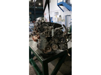 MOTOR CON ACCESORIOS SIN CAJA DE CAMBIOS RENAULT LAGUNA 1994