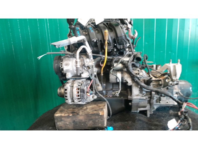 MOTOR CON ACCESORIOS Y CAJA DE CAMBIOS DACIA SANDERO 2015