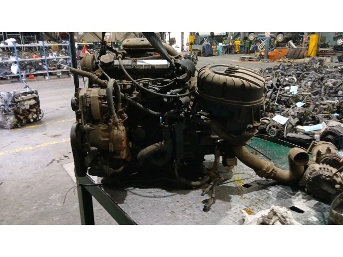 MOTOR CON ACCESORIOS SIN CAJA DE CAMBIOS RENAULT R. 19 1995