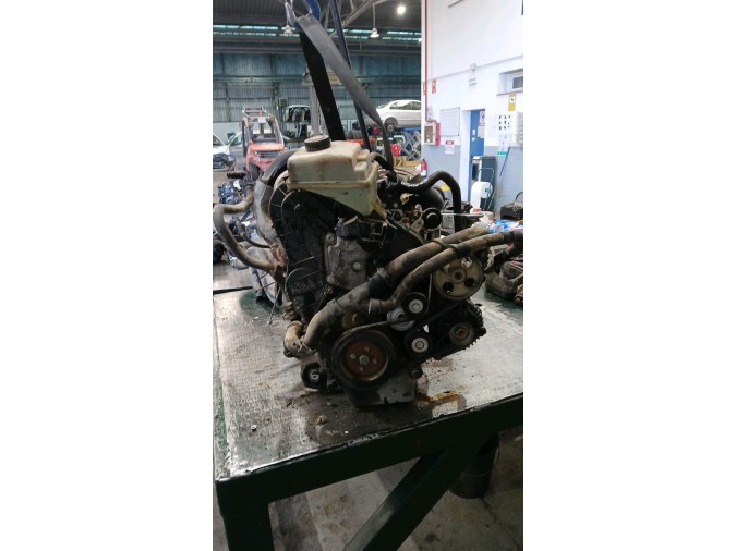 MOTOR CON ACCESORIOS Y CAJA DE CAMBIOS PEUGEOT PARTNER 2002