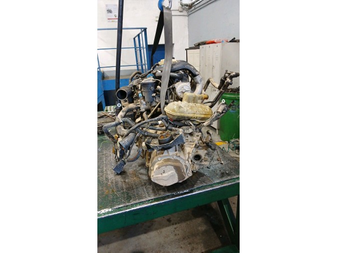 MOTOR CON ACCESORIOS Y CAJA DE CAMBIOS PEUGEOT PARTNER 2002