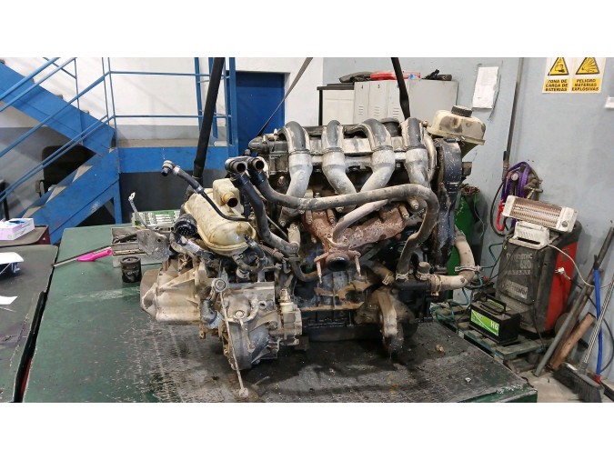 MOTOR CON ACCESORIOS Y CAJA DE CAMBIOS PEUGEOT PARTNER 2002