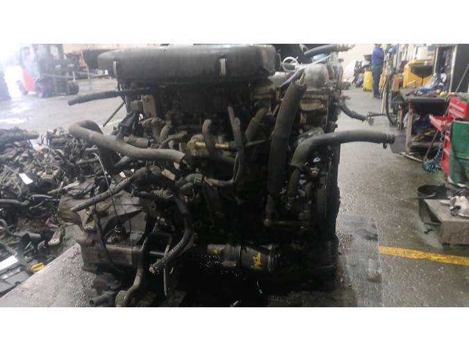 MOTOR CON ACCESORIOS Y CAJA DE CAMBIOS NISSAN PRIMERA 1992