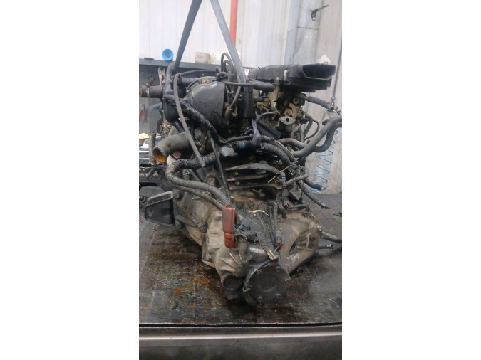 MOTOR CON ACCESORIOS Y CAJA DE CAMBIOS NISSAN PRIMERA 1992