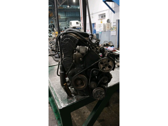 MOTOR CON ACCESORIOS Y CAJA DE CAMBIOS PEUGEOT PARTNER 2005