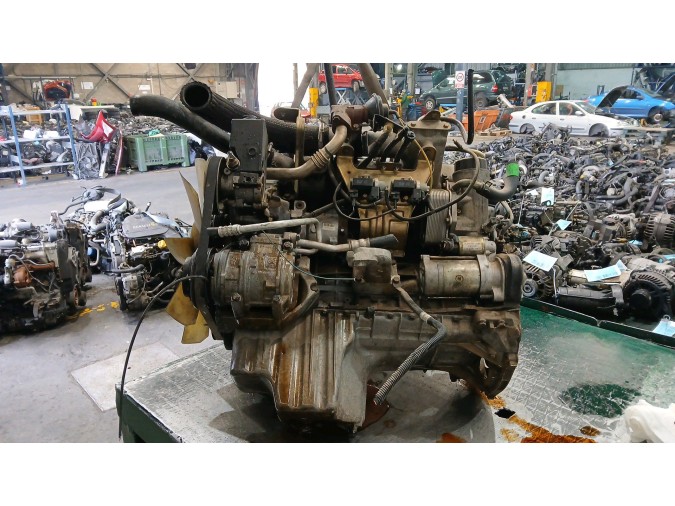 MOTOR CON ACCESORIOS Y CAJA DE CAMBIOS SSANGYONG RODIUS I 2005