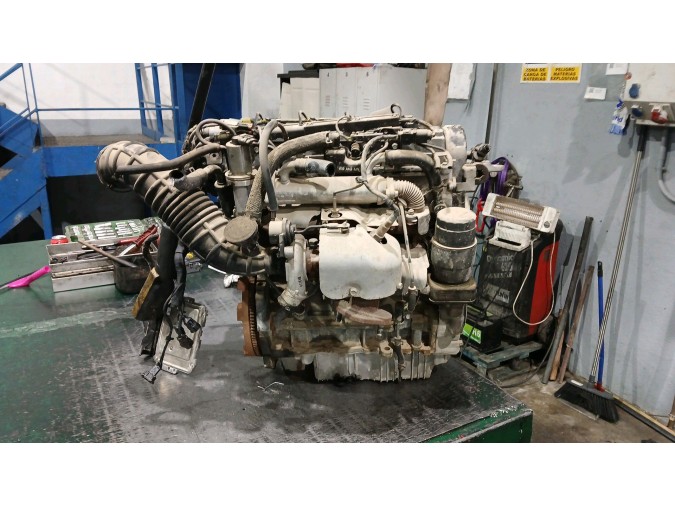 MOTOR CON ACCESORIOS SIN CAJA DE CAMBIOS KIA CARENS 2009